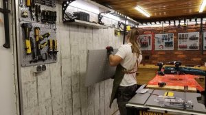 Перфорированная панель для оснащения в мастерской