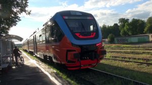ГОЛУТВИН - ОЗЁРЫ. Внешний обзор дизельного поезда.