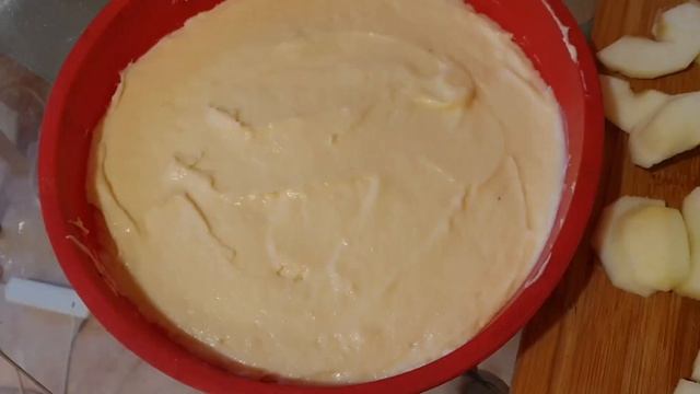Шарлотка из Яблок самый Простой Рецепт.Быстрый пошаговый рецепт Шарлотки с Творогом и Яблоками!