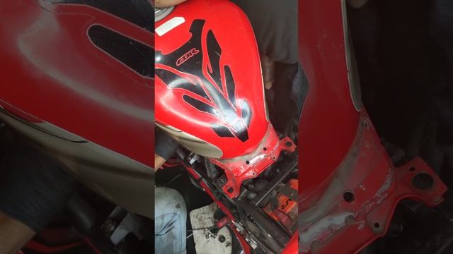 honda CBR 250 cuerpo de aceleración armando смотреть онлайн