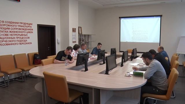 Что происходит, когда сталкиваются два железнодорожных вагона? Мы побывали в конструкторском бюро смотреть онлайн