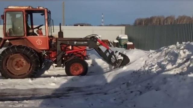 ?ТРАКТОР?!Т-25 БОМБА!?? ЧИСТИМ СНЕГ И ГРУЗИМ РУЛОНЫ СЕНА!!! ПОГРУЗЧИК ?ТОРНАДО-500? смотреть онлайн