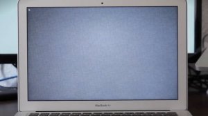 MacBook Air 13'' (2011) [First Bootup]