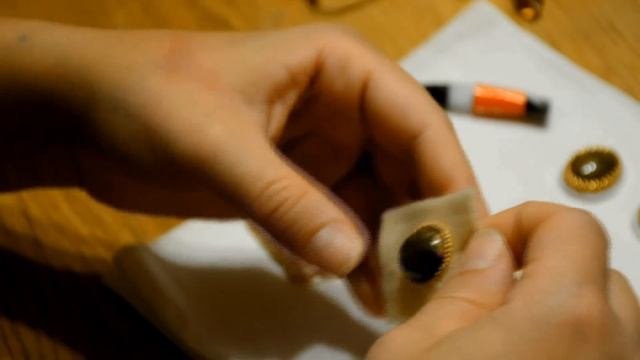 Как сделать оправу для кабошона бисером. Оплетение кабошона на тканевой основе.