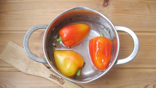 Консервированный перец на зиму целиком