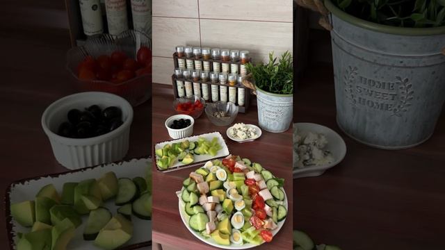 Ну очень вкусный салатик на праздничный стол