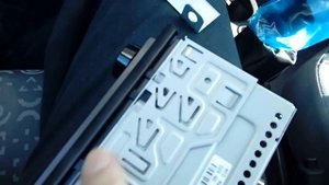 Daewoo Matiz / Chevrolet Spark 2005 -2010 radio removal & refit guide