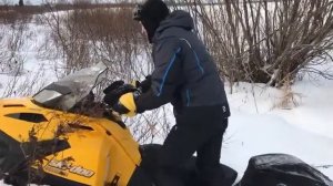 Ski-doo tundra （присели ）