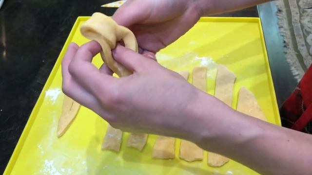 VLOG: Простой рецепт хвороста // На кухне у Дементьевых смотреть онлайн