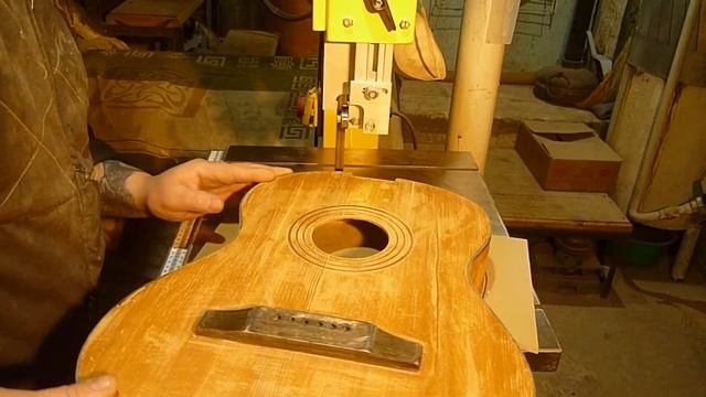 ДРЕВО.Как сделать своими руками полку из гитары.Рубрика креативные изделия для интерьера. смотреть онлайн