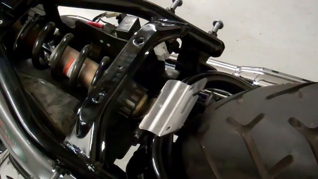 XVS 650 rear fender bracket смотреть онлайн