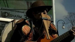Человек-Оркестр Михаил Каретко на улицах города