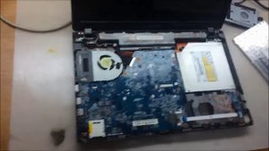 Разборка ноутбука Acer 5560 с заменой термопасты