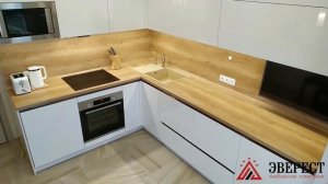 Стильная кухня Угловая кухня, столешница под дерево #ЭверестКухни