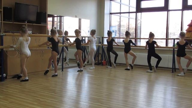 Открытый урок по классической хореографии 2 класс смотреть онлайн