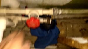 Плохое давление холодной воды в 16-этажке. Затор в стальной трубе. Как я это обнаружил и устранил.