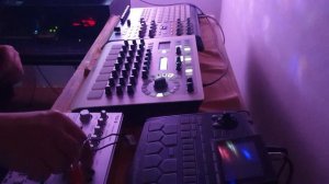 Tekenekenen  -  Acid'Core - Arturia Spark LE Drum Vintage Drum Machine + Behringer TD3 + Korg KP3