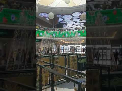 Красивый фонтан в ТЦ смотреть онлайн