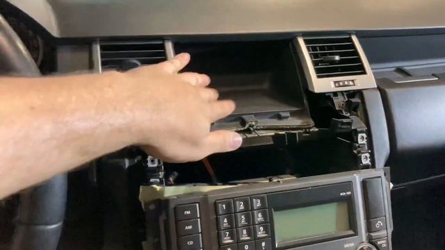 Range Rover sport Демонтаж штатной магнитолы + установка магнитолы на Android смотреть онлайн