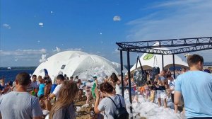Новости от 07.07.2024. Россия. Самара. Пенная вечеринка на Набережной реки Волги. Видео