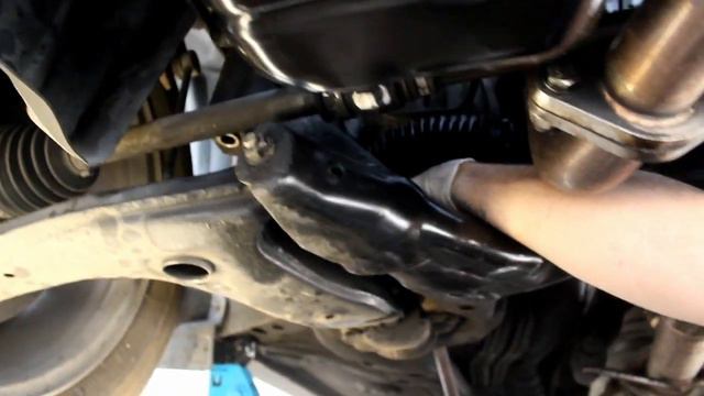 How To Change Front Anti Roll Bar Bushes - Mitsubishi FTO смотреть онлайн