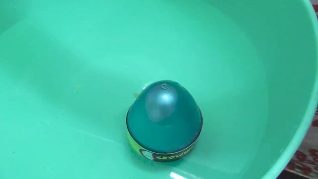 КАК ВЫРАСТИТЬ ЦЫПЛЕНКА ИЗ ЯЙЦА! ИГРУШКИ РАСТУЩИЕ В ВОДЕ! смотреть онлайн