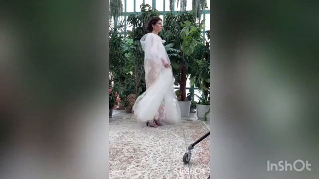 Платье со шлейфом смотреть онлайн