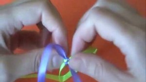 Браслет из атласных ленточек