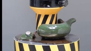 Смотрим как разные вещи сдавливают пресом