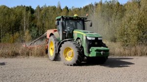 Пыльная посевная на тракторах JOHN DEERE 8335R с сеялками HORSCH и Väderstad Rapid A600S