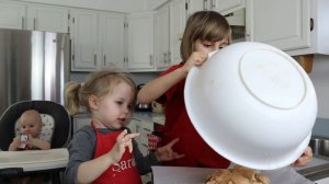 Sammy and Sarah make cauliflower wings - plant based no oil