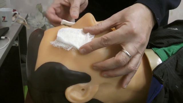 Оказание помощи при ранениях головы и контузии.