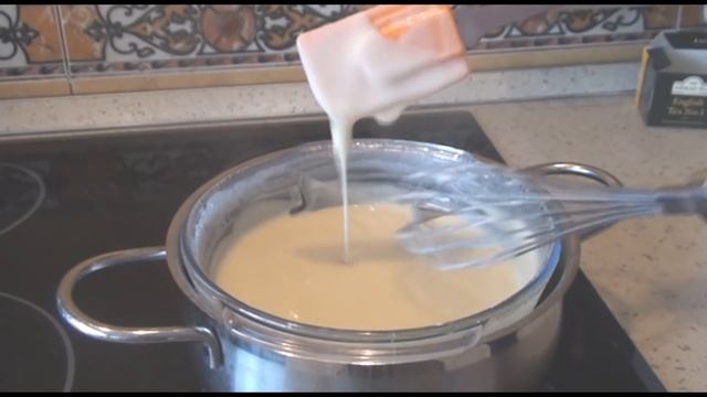 Морковный торт со сметанным заварным кремом.