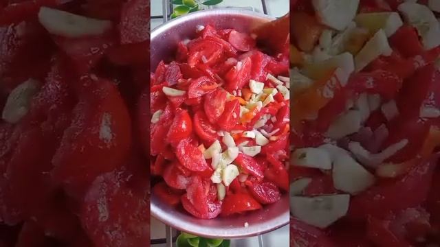Салат из помидоров, огурцов болгарского перца и лука.#салатназиму #салатизпомидоровиогурцов