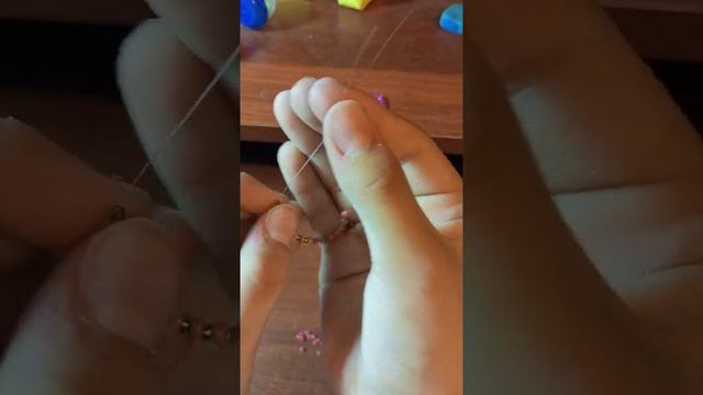 Плету обычное колечко из бисера смотреть онлайн