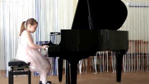 Куликова Мария.  Р.Шуман "Солдатский марш"