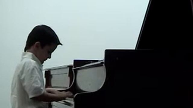 Victor's First Concert смотреть онлайн