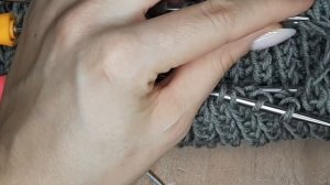 соединение петель спинки и полочки швом петля в петлю для резинки