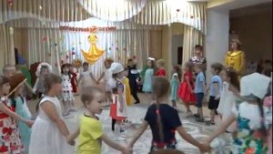 Инсценировка песни "Праздник каравая"