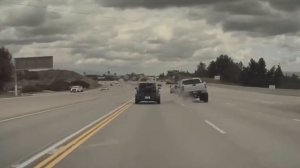 «Подсечка» от пикапа, где-то на хайвей в США.