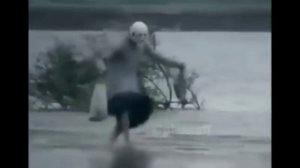 Бабка прыгает по воде! Угар