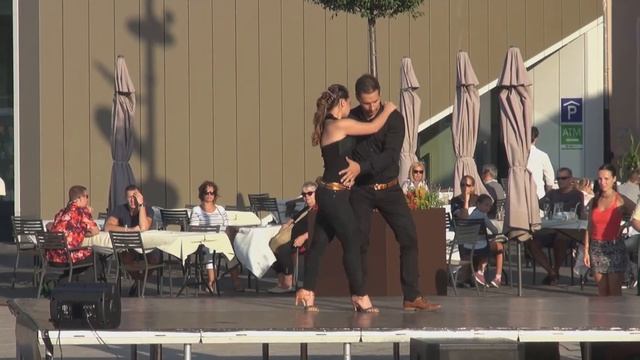 Rueda Rumli II. Győr - Kizomba bemutató смотреть онлайн