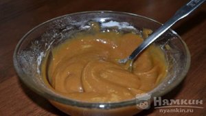 Круассаны из слоеного дрожжевого теста со сгущенкой