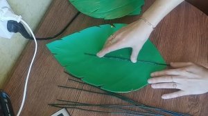 Листья и стебли для стойки с ростовыми цветами из изолона, роза, анемон, ранункулюс,пионовидная роз