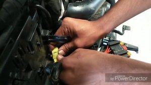 How to remove battery Harley Davidson Street rod 750