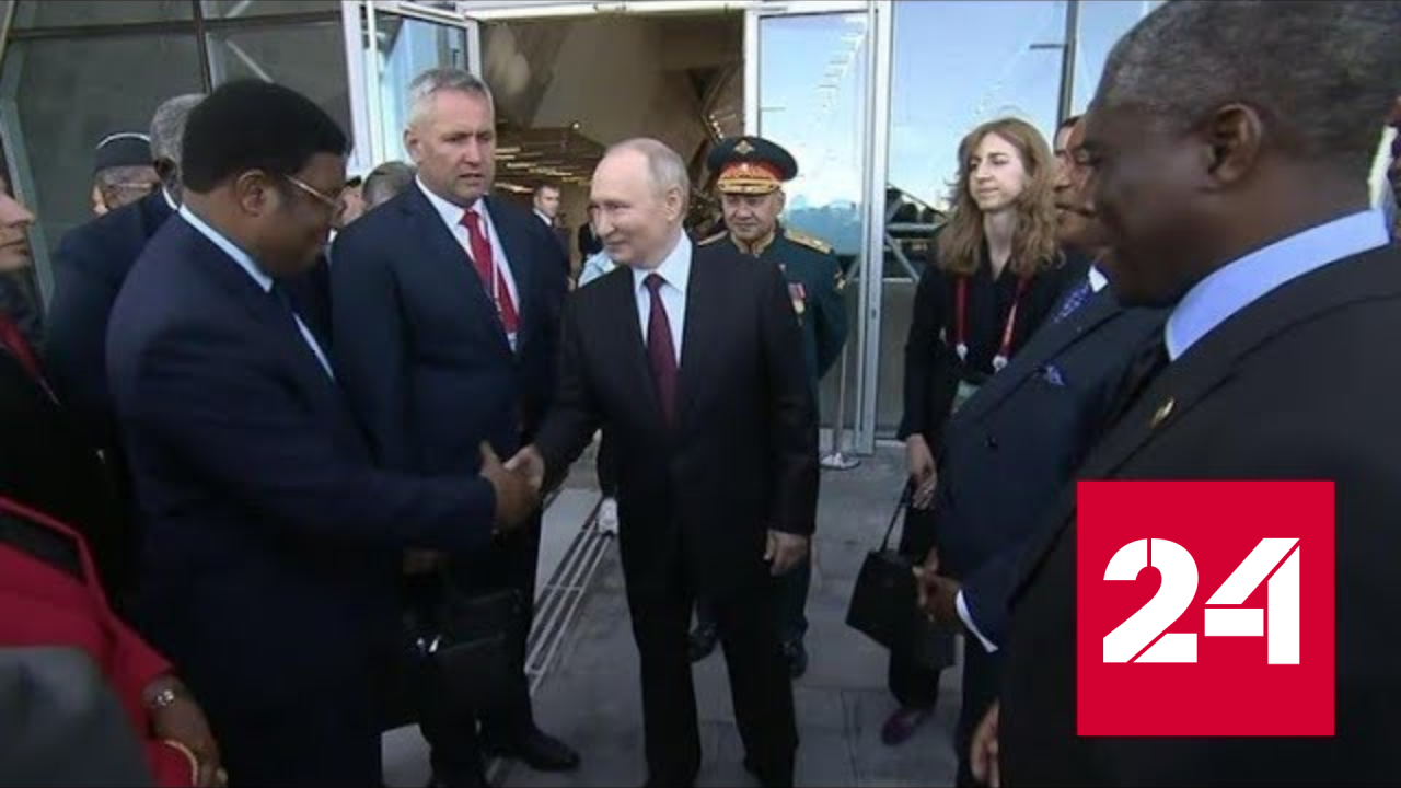 Владимир Путин пообщался с гостями праздника в честь Дня ВМФ - Россия 24 