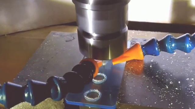 Фрезеровка акриловых панелей для ламповых часов Severin Nixie Clock смотреть онлайн