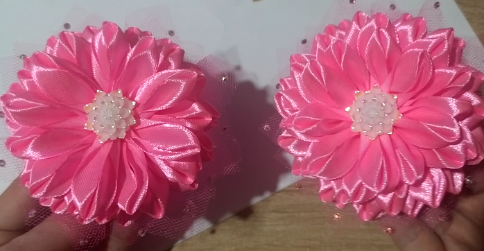 Пышные розовые бантики из атласной ленты #канзаши #мастеркласс #ручнаяработа