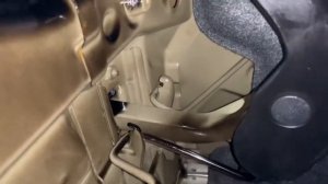 Скрип багажника Камри 55