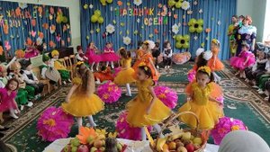 танец девочек с зонтиками "ДОЖДИК"